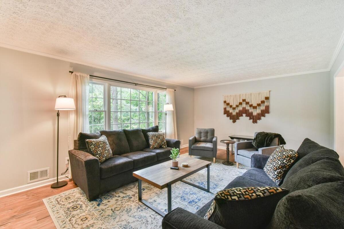 לורנסוויל Cozy Home With Arcade, Ping Pong & Fenced Backyard מראה חיצוני תמונה