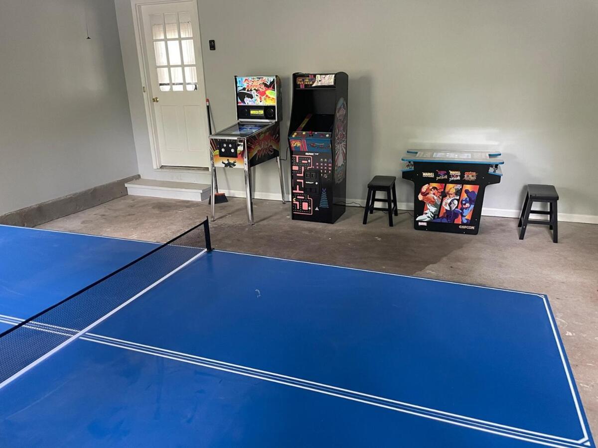 לורנסוויל Cozy Home With Arcade, Ping Pong & Fenced Backyard מראה חיצוני תמונה